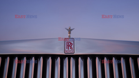 Rolls-Royce zaprezentował pierwszy w pełni elektryczny dwumiejscowy kabriolet