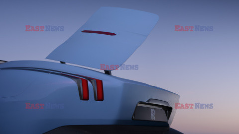 Rolls-Royce zaprezentował pierwszy w pełni elektryczny dwumiejscowy kabriolet