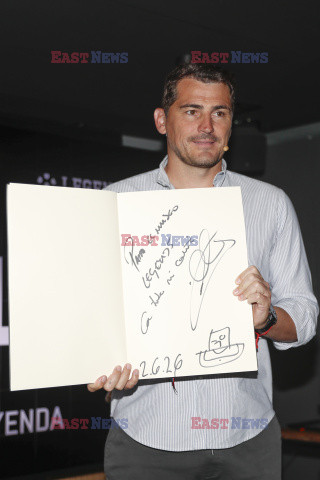 Iker Casillas na wystawie poświęconej jego karierze