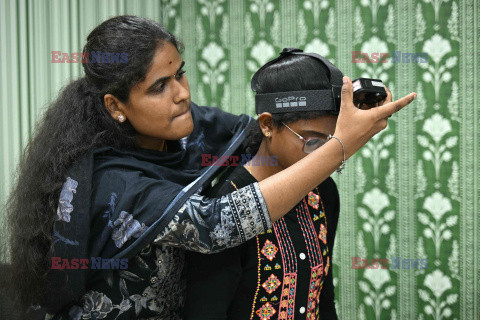 Szkolenie robotów AI w Indiach - AFP