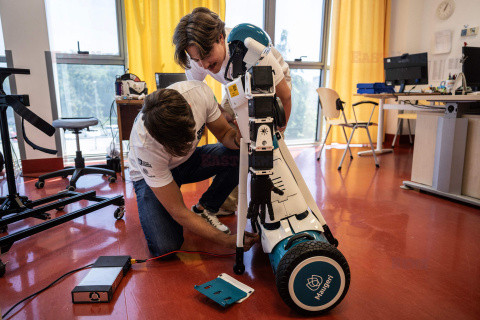 Robot powitalny we włoskim szpitalu