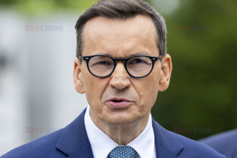 Konferencja Mateusza Morawieckiego przed pomnikiem AK
