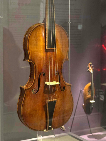 Wystawa Musical Bodies w Metropolitan Museum
