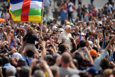 Audiencja Generalna papieża Benedykta XVI na Placu Św. Piotra