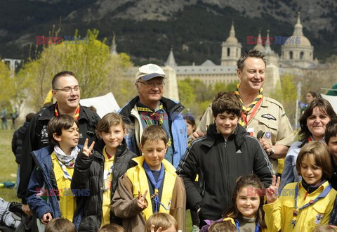 Carl Gustav visits scouts club