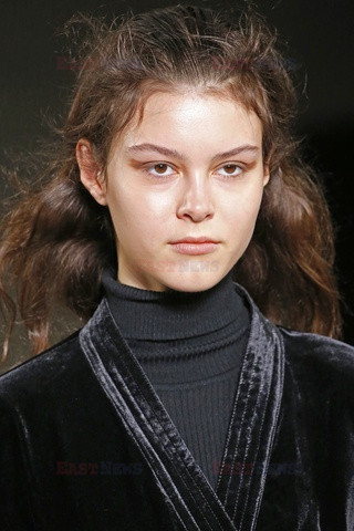 Alexa Chung details