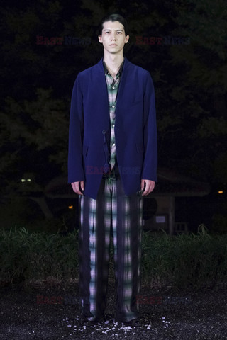 Tokyo, Bed JW Ford