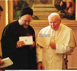 VATICAN: IRANIAN PRESIDENT KHATAMI MEETS  POPE JOHN PAUL II