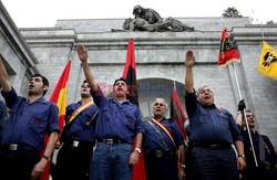 Faszysci hiszpanscy swietuja 30. rocznice smierci generala Franco