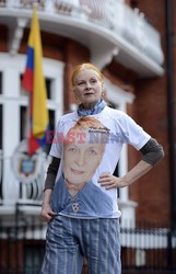 Vivienne Westwood odwiedziła Assange'a
