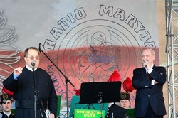 Manifestacja w obronie TV Trwam na Placu Zamkowym