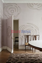 Jedwable tapety w domu projektantki tkanin - Andreas Von Einsiedel