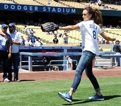 Jessica Alba na meczu baseballa