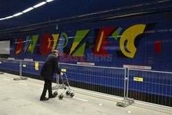 Wojciech Fangor - lustracja wystroju 2 linii warszawskiego metra