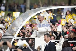 Papież Franciszek z wizytą w Pompejach i Neapolu