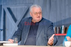 Na planie Hala Odlotow