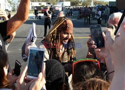 Johnny Depp pozdrawia fanów