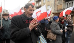 Pokutny marsz i modły pod siedzibą Gazety Wyborczej