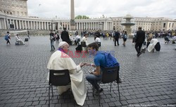 Papież Franciszek spowiada mlodzież