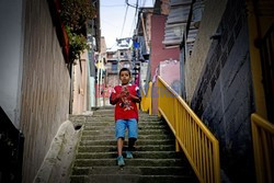 Życie w Medellin - Abaca
