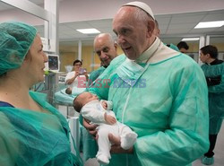 Papież Franciszek na porodówce