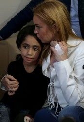Lindsay Lohan spotyka się z syryjską rodziną w Turcji