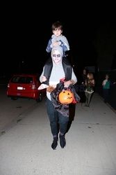 Znani w przebraniach halloweenowych