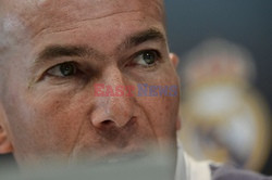 Zinedine Zidane na konferencji prasowej w Madrycie