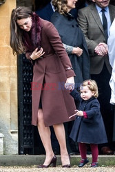 Brytyjska rodzina królewska w drodze do kościoła