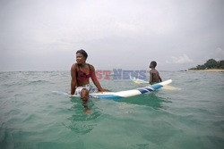Surfing w Liberii - Luz Photo
