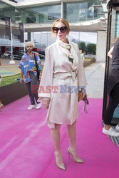 Lindsay Lohan na pokazie mody w Madrycie