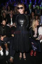 Lindsay Lohan na pokazie mody w Madrycie