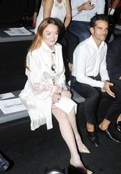 Lindsay Lohan na pokazie mody w Madrycie