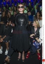 Lindsay Lohan na pokazie mody w Madrycie