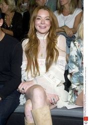 Lindsay Lohan na pokazie mody w Madrycie