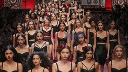 Pokazy mody w Mediolanie - lato 2018
