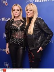 Lindsay Lohan na imprezie DailyMail