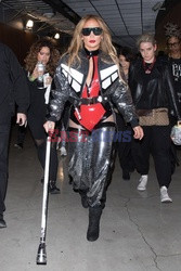 Jennifer Lopez w drodze na scenę