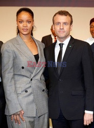 Emmanuel Macron i Rihanna w Dakarze