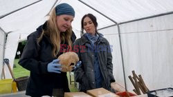 Megan Fox w swoim programie o archeologii