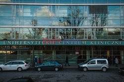 Prezydent Gdańska Paweł Adamowicz zaatakowany nożem