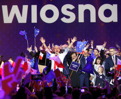 Konwencja inauguracyjna nowego ruchu politycznego Roberta Biedronia