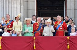 Brytyjska rodzina królewska podczas święta Trooping the Colour
