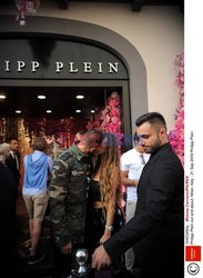 Philipp Plein spaceruje z dziewczyną