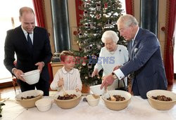 Książę George przygotowuje świąteczny pudding