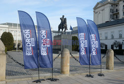 Konferencja Roberta Biedronia przed Pałacem Prezydenckim