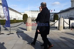 Konferencja Roberta Biedronia przed Pałacem Prezydenckim