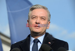 Konferencja Roberta Biedronia przed Pałacem Prezydenckim