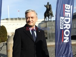 Konferencja Roberta Biedronia przed Pałacem Prezydenckim