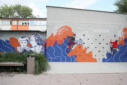 Mural Wandy Lurie - warszawskiej Niobe